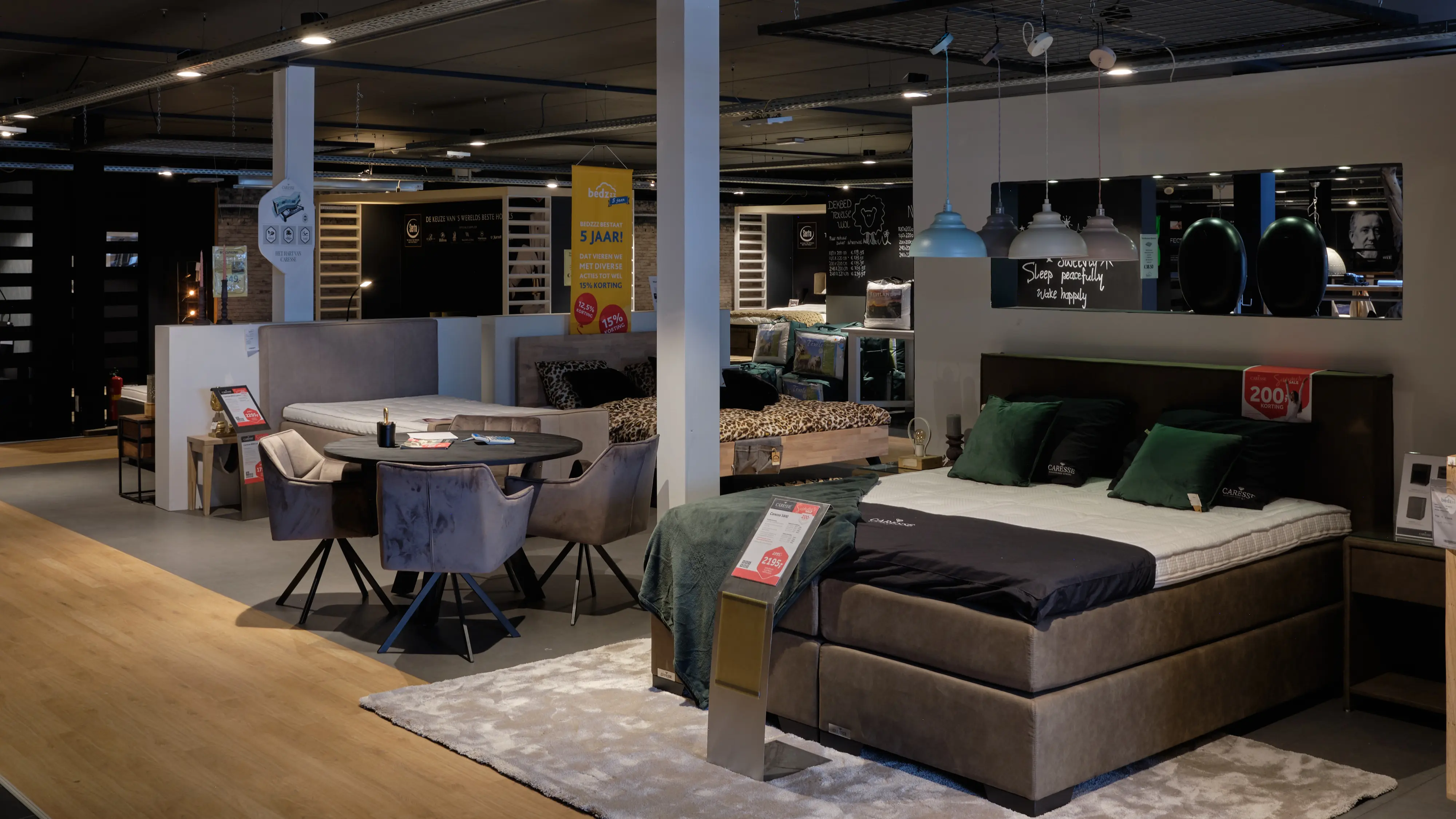 Bedzzz Maasdijk_Wed 20 September 2023_100F2472 Bedden showroom westland