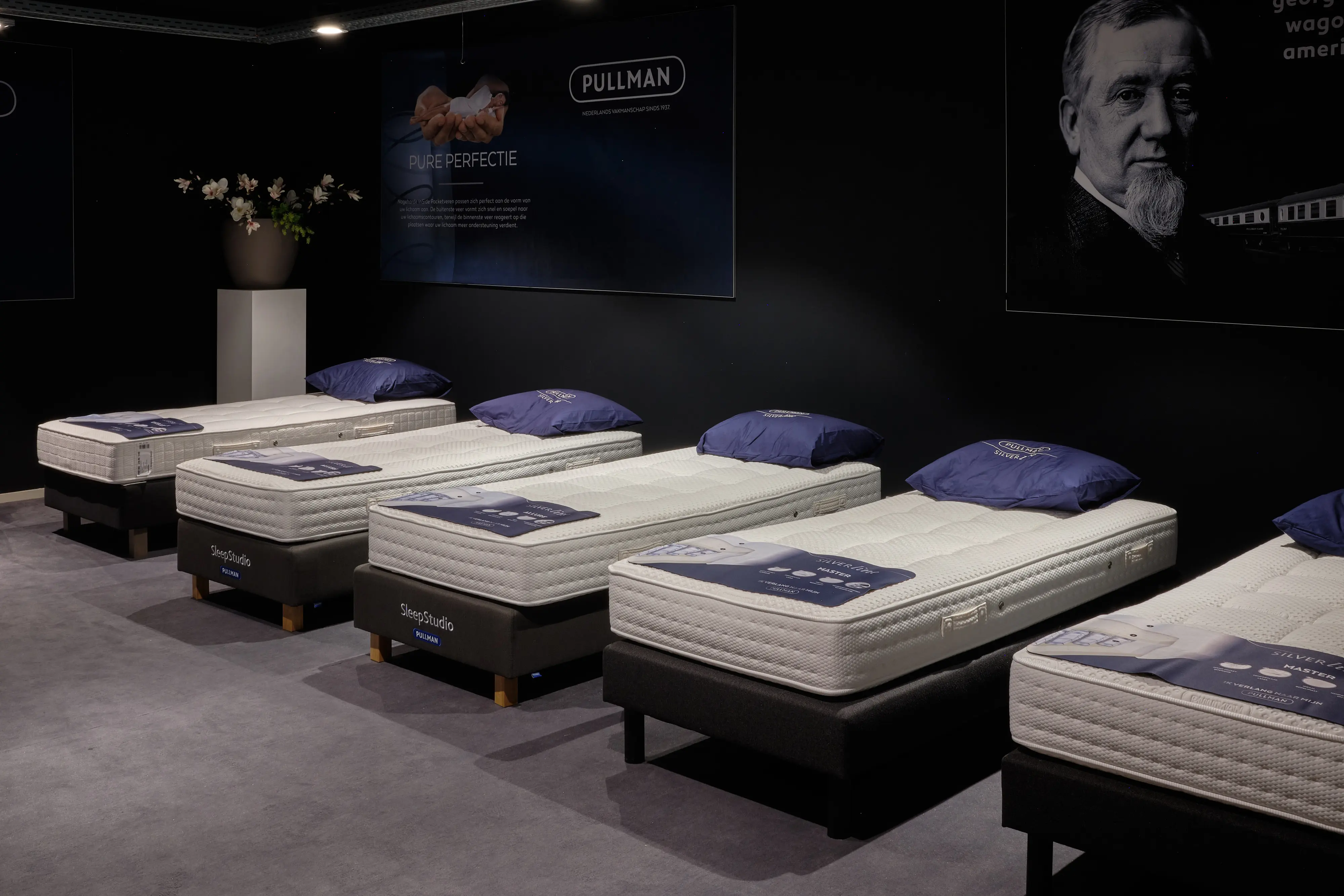 Bedzzz Maasdijk_Wed 20 September 2023_100F2476 Bedden showroom westland