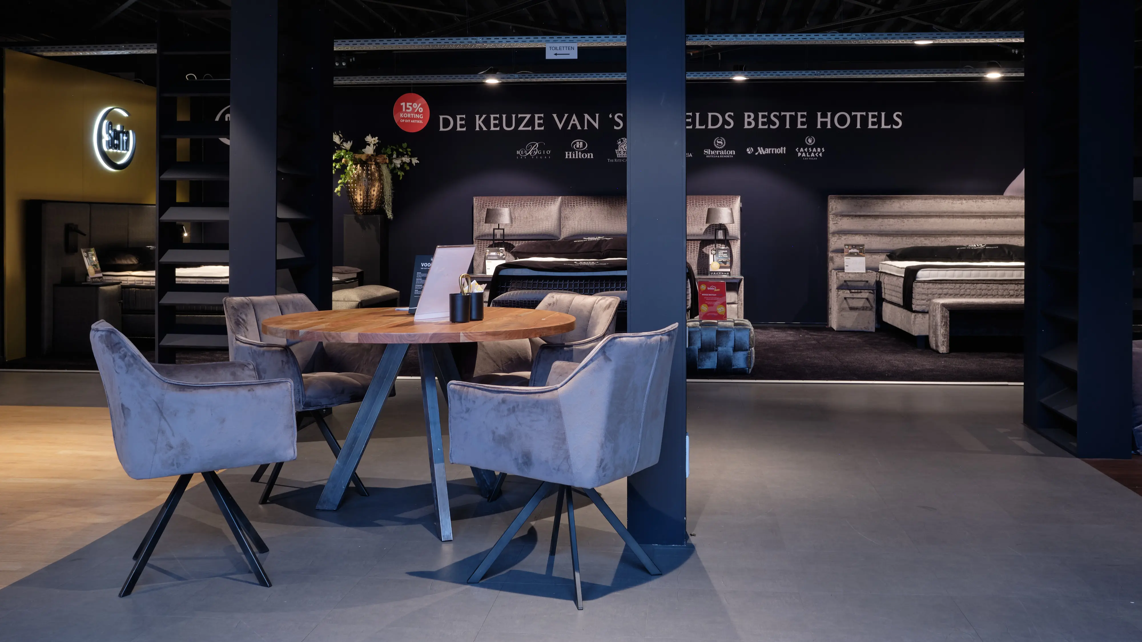 Bedzzz Maasdijk_Wed 20 September 2023_100F2478 Bedden showroom westland