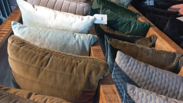 Sierkussens div maten op=op 50% korting
